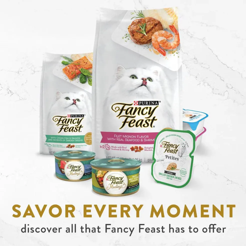 Fancy Feast Classic Broths with Chicken & Vegetables Supplemental Wet Cat Food Pouches, 1.4-oz, case of 16