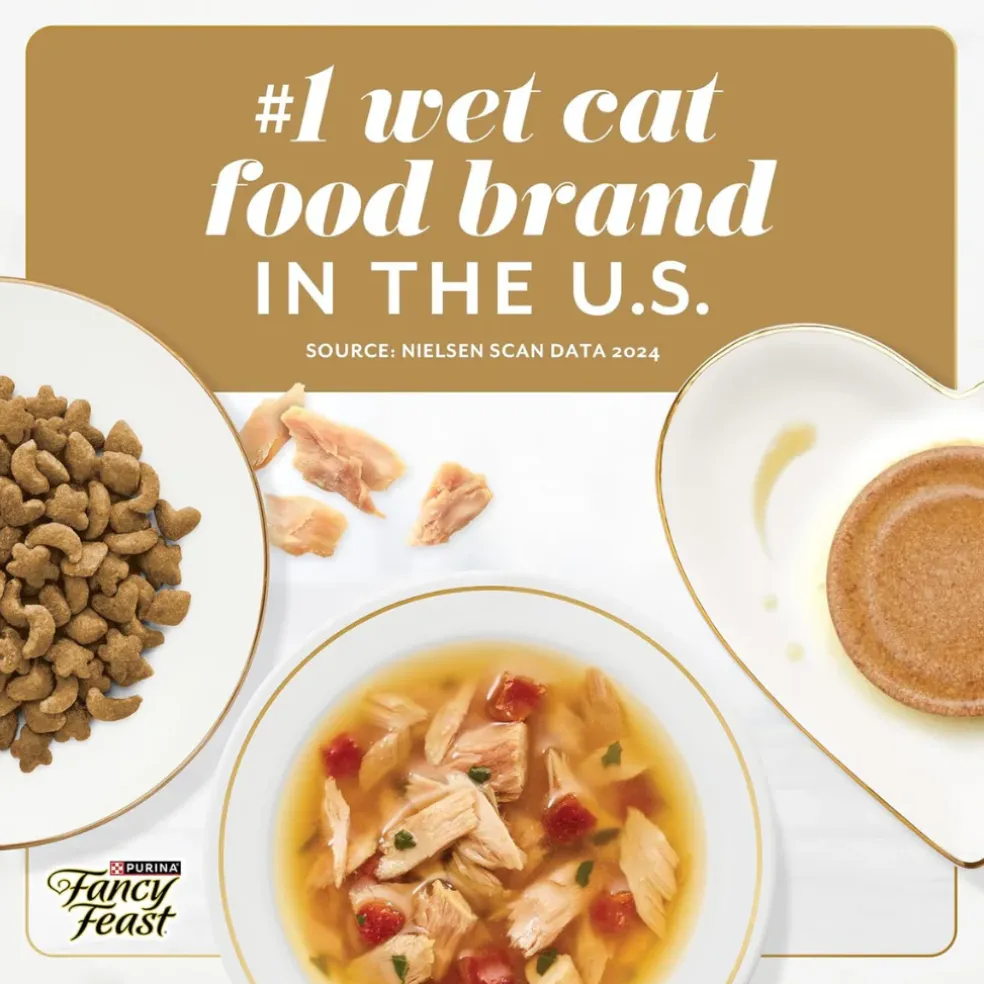Fancy Feast Purely Natual Hand-Flaked Salmon Cat Treats (10 pouches)