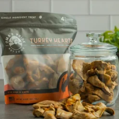 Oma's Pride Freeze-Dried Turkey Heart Slices Dog & Cat Treats (1.5 oz)