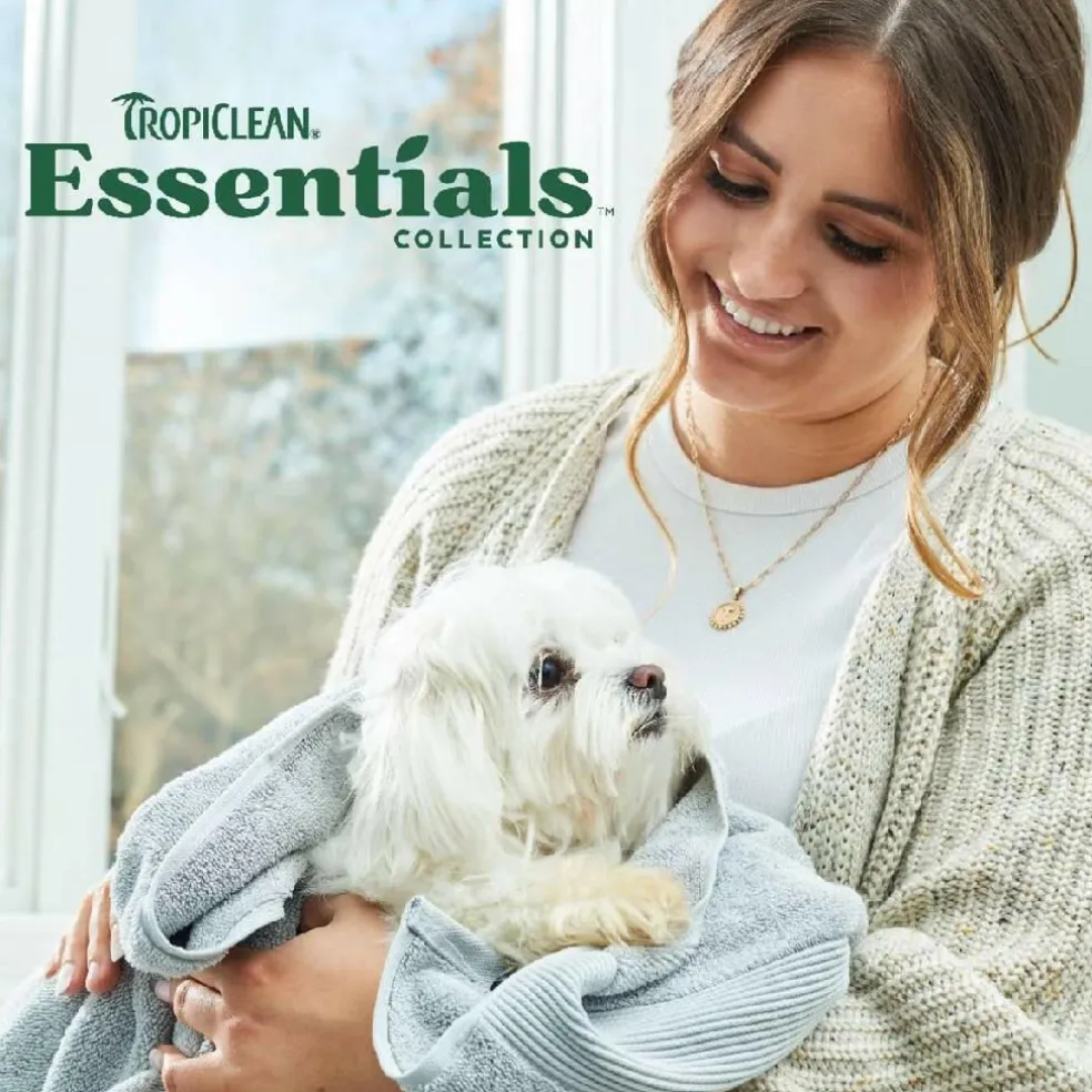 TropiClean Essentials Shea Butter Soothing Shampoo for Dogs Puppies & Cats (16 oz)