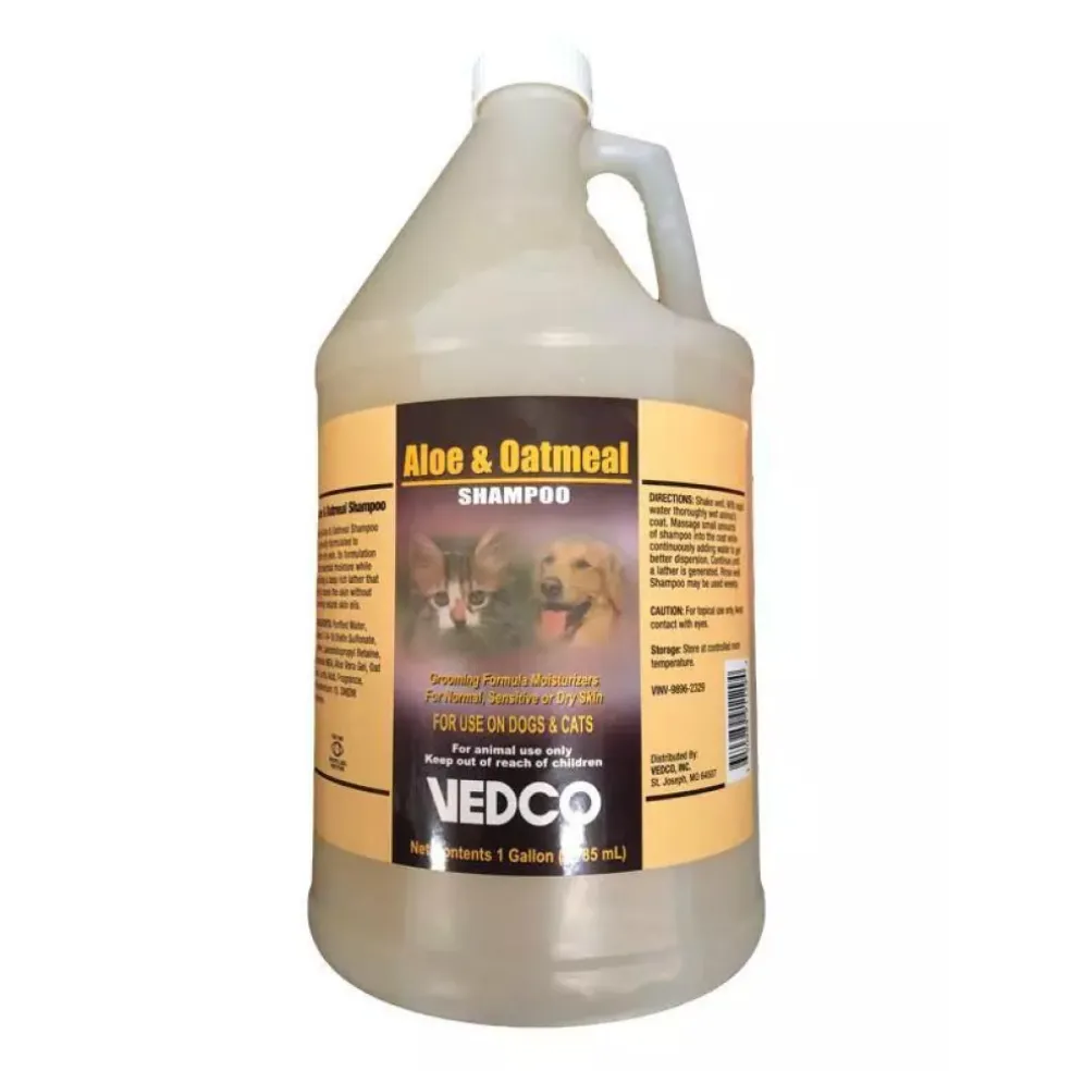 Vedco Aloe & Oatmeal Shampoo For Dogs & Cats